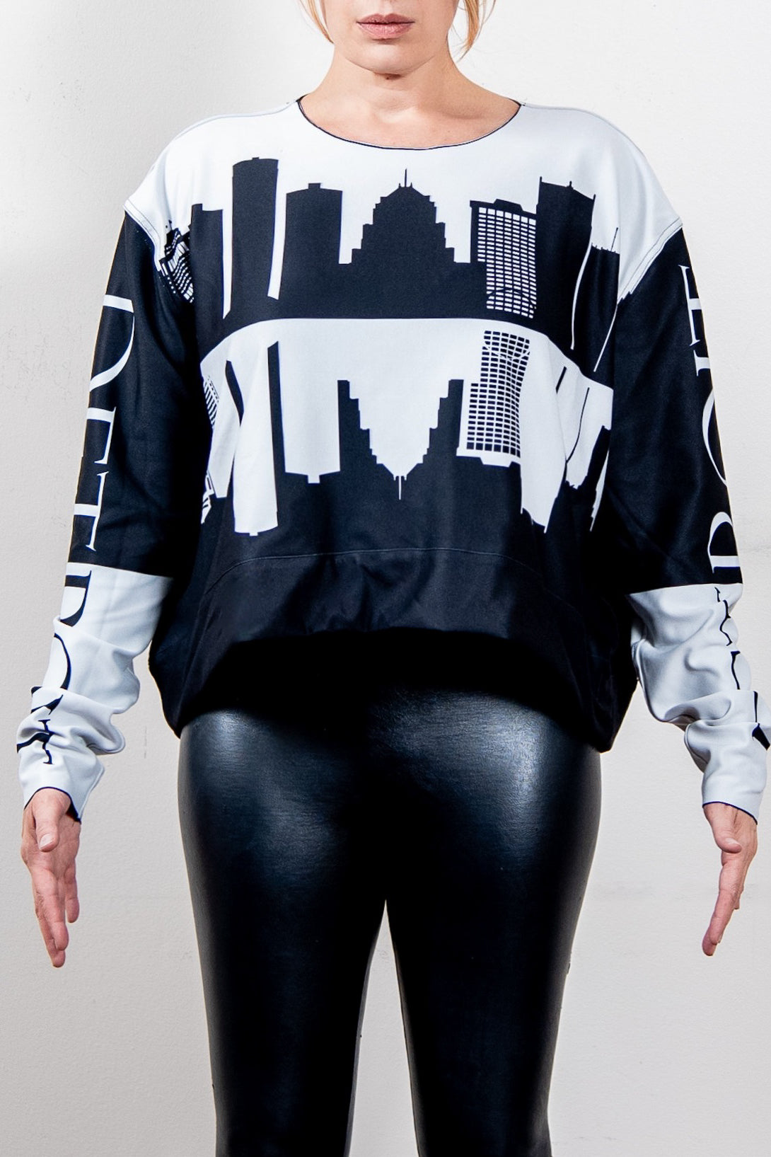 DETROIT BLACK & WHITE SKYLINE REVERSIBLE HI-LO SWEATSHIRT