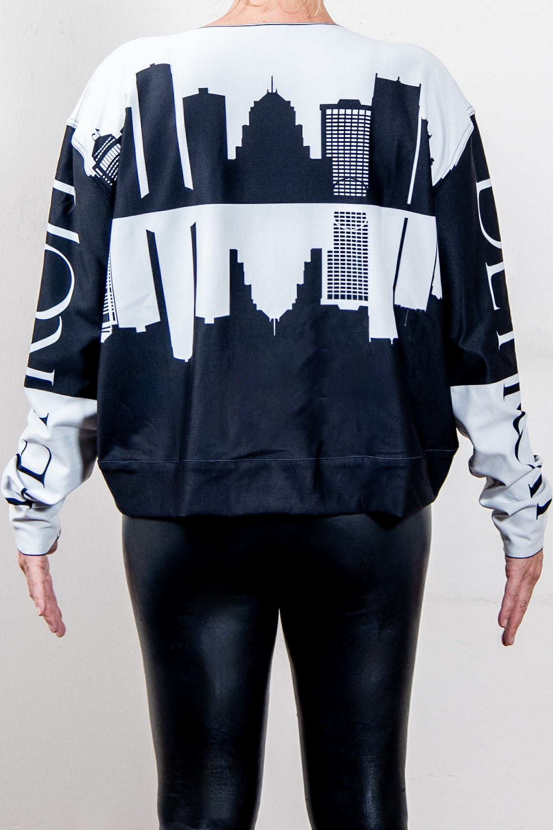 DETROIT BLACK & WHITE SKYLINE REVERSIBLE HI-LO SWEATSHIRT