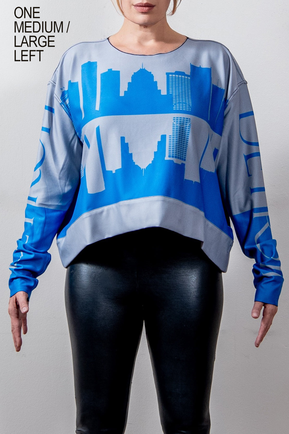 DETROIT SILVER & BLUE HI-LO SWEATSHIRT - 1X MEDIUM/LARGE LEFT