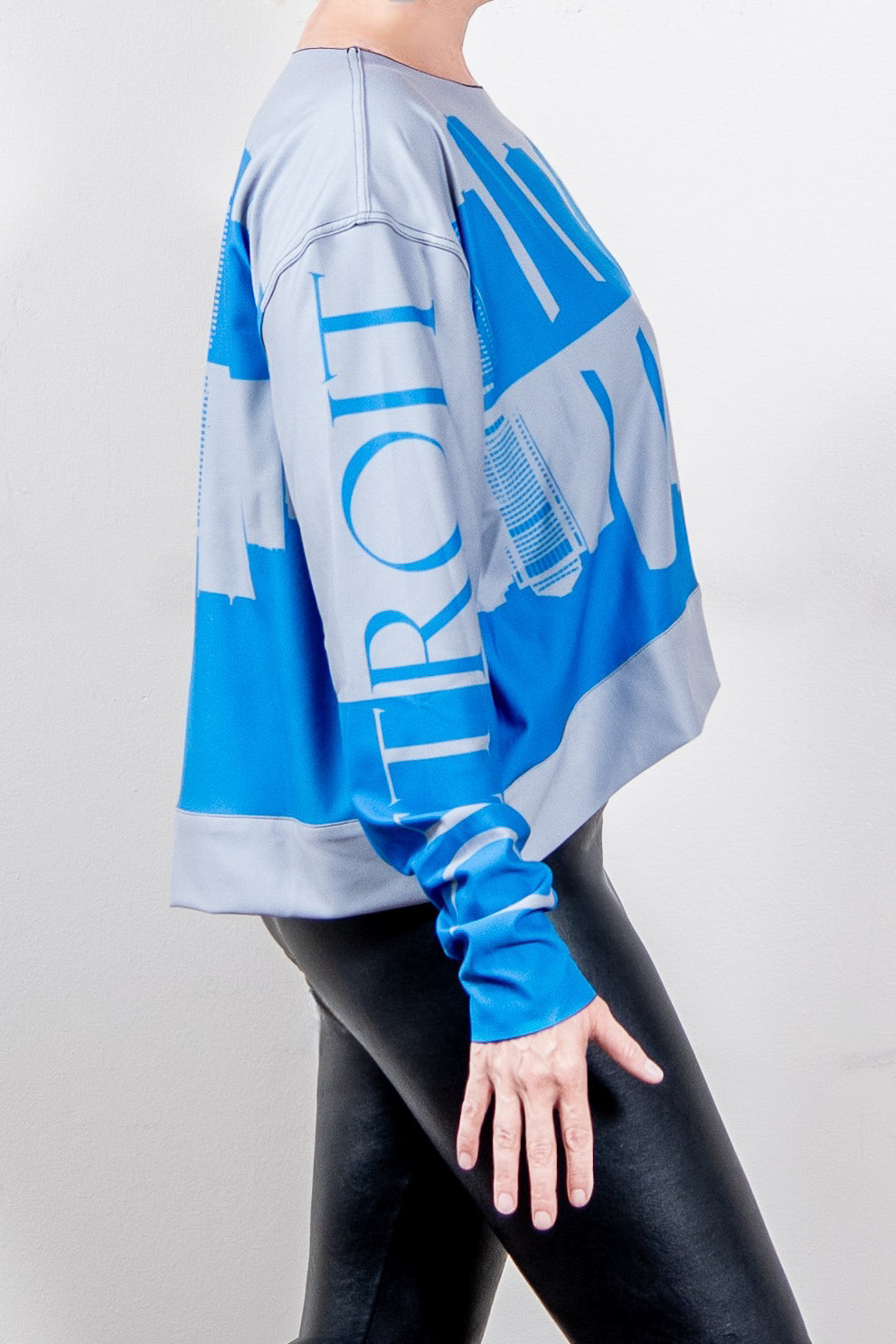 DETROIT SILVER & BLUE HI-LO SWEATSHIRT - 1X MEDIUM/LARGE LEFT